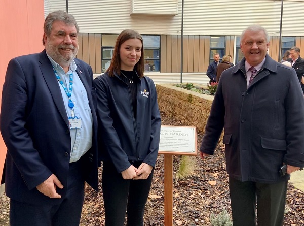 Housebuilder colleagues in Maidstone donate &#163;1,000 to special hospital garden for patients
